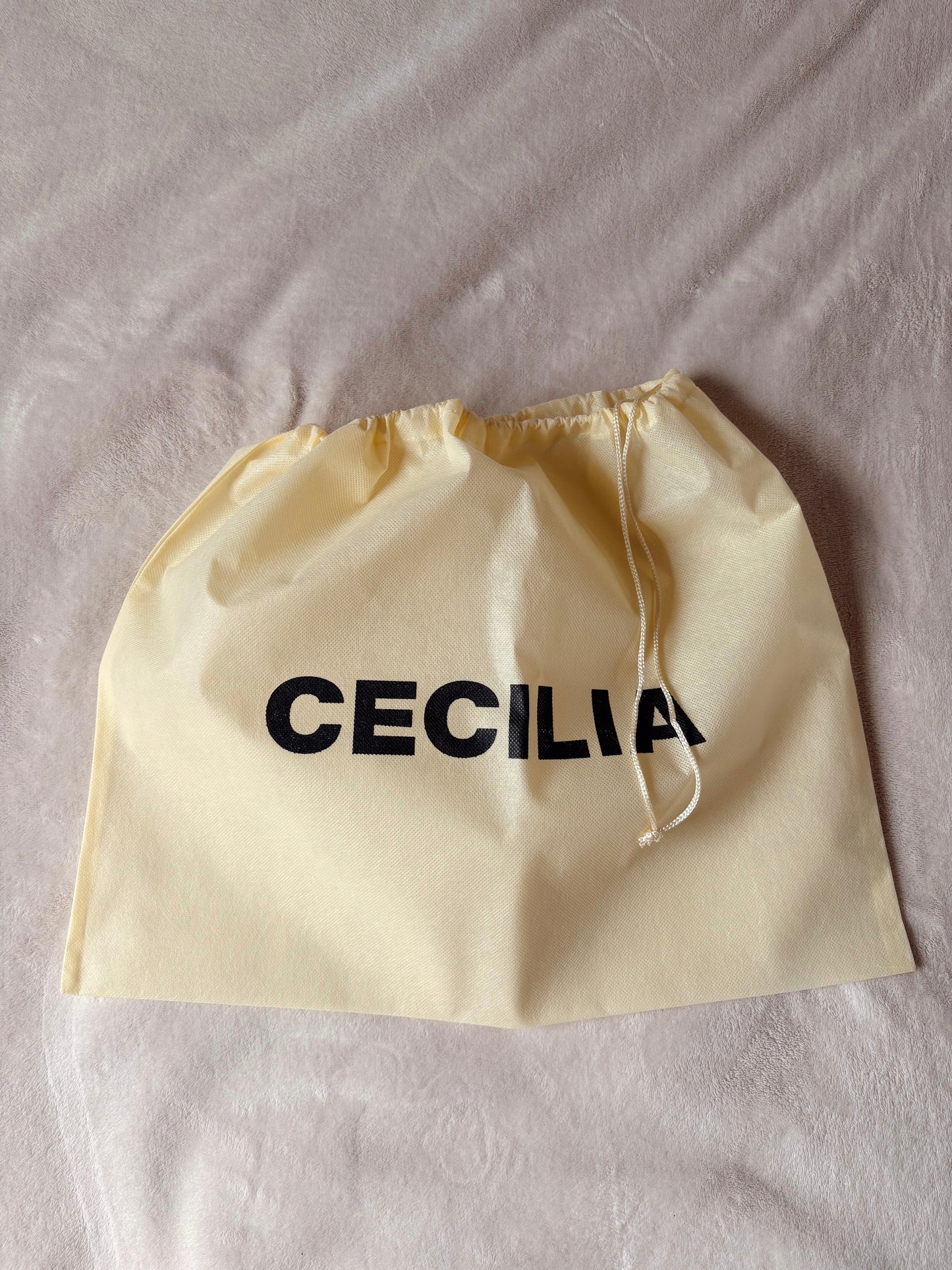 CUBREPOLVO CECILIA - KAMBRE MARFIL 50 X 39 cm