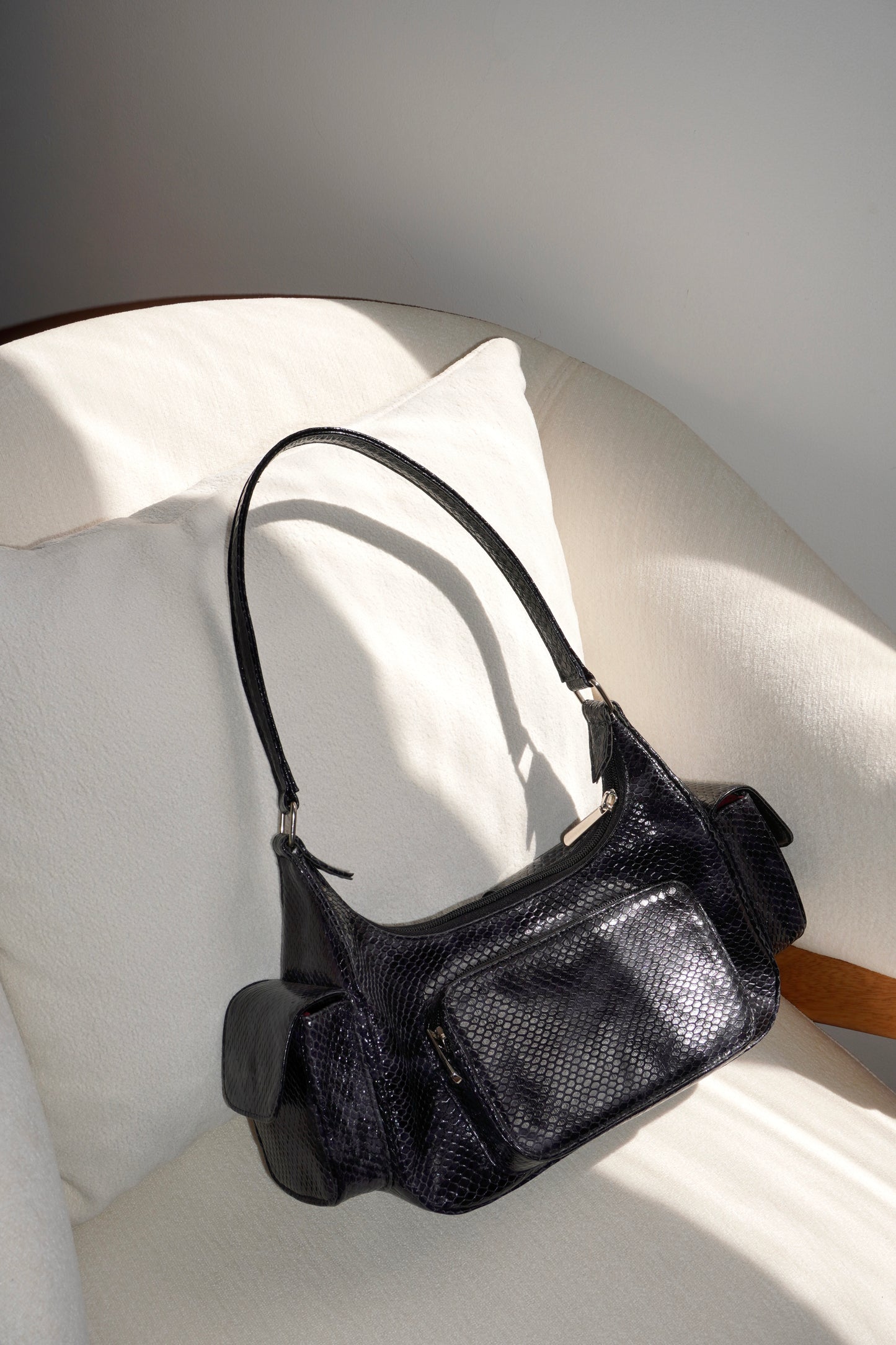 BOLSO DOÑA CARMEN NEGRO TEXTURA - CUERO GENUINO