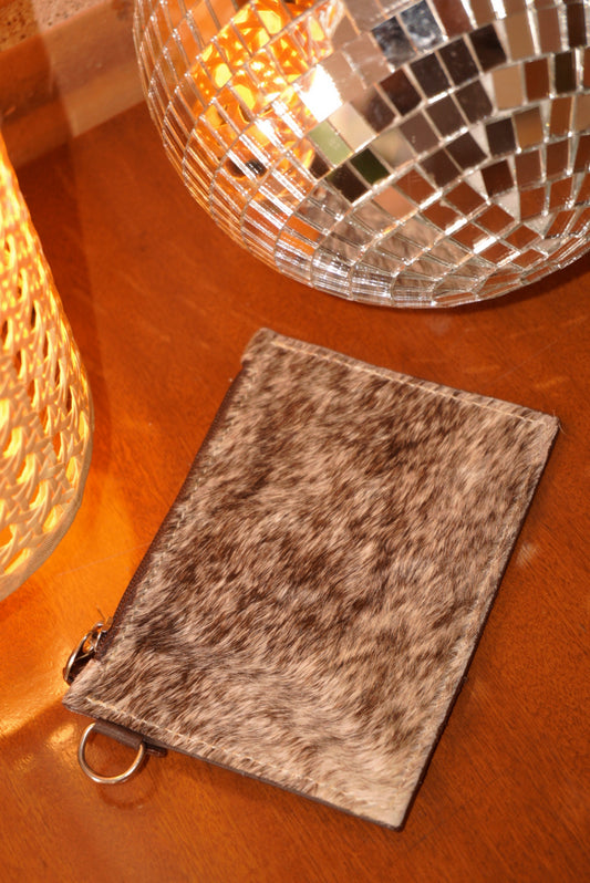 TARJETERO DOÑA FILOMENA PELOS - CUERO GENUINO