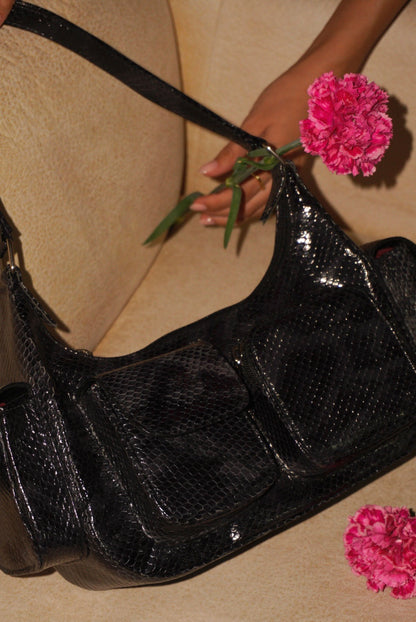 BOLSO DOÑA CARMEN NEGRO TEXTURA - CUERO GENUINO