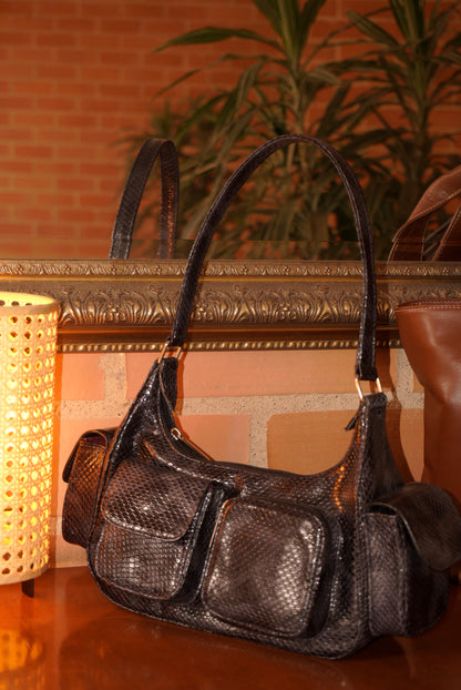 BOLSO DOÑA CARMEN NEGRO TEXTURA - CUERO GENUINO
