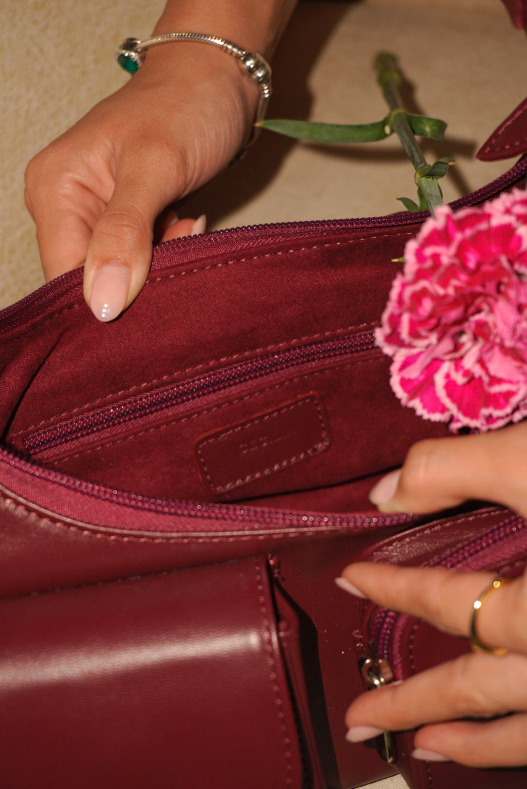 BOLSO DOÑA CARMEN VINO TINTO - CUERO GENUINO